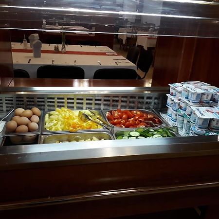 Hotel Nagyerdo Debrecen Bagian luar foto