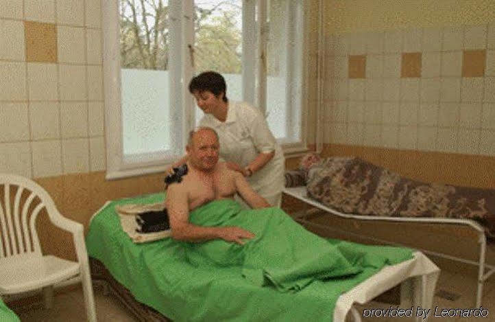 Hotel Nagyerdo Debrecen Bagian luar foto