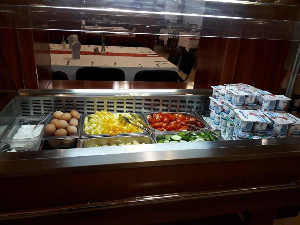 Hotel Nagyerdo Debrecen Bagian luar foto
