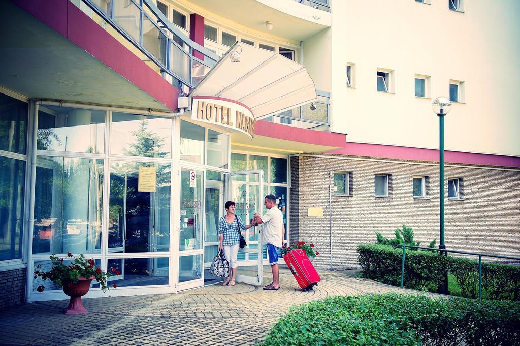 Hotel Nagyerdo Debrecen Bagian luar foto